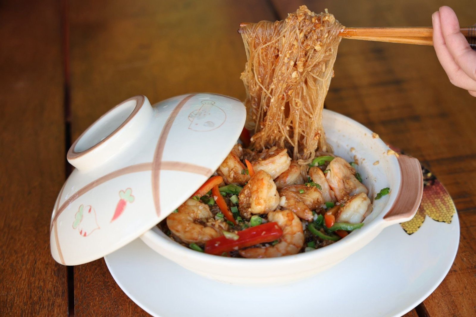 Garlic Shrimp Noodle Pot